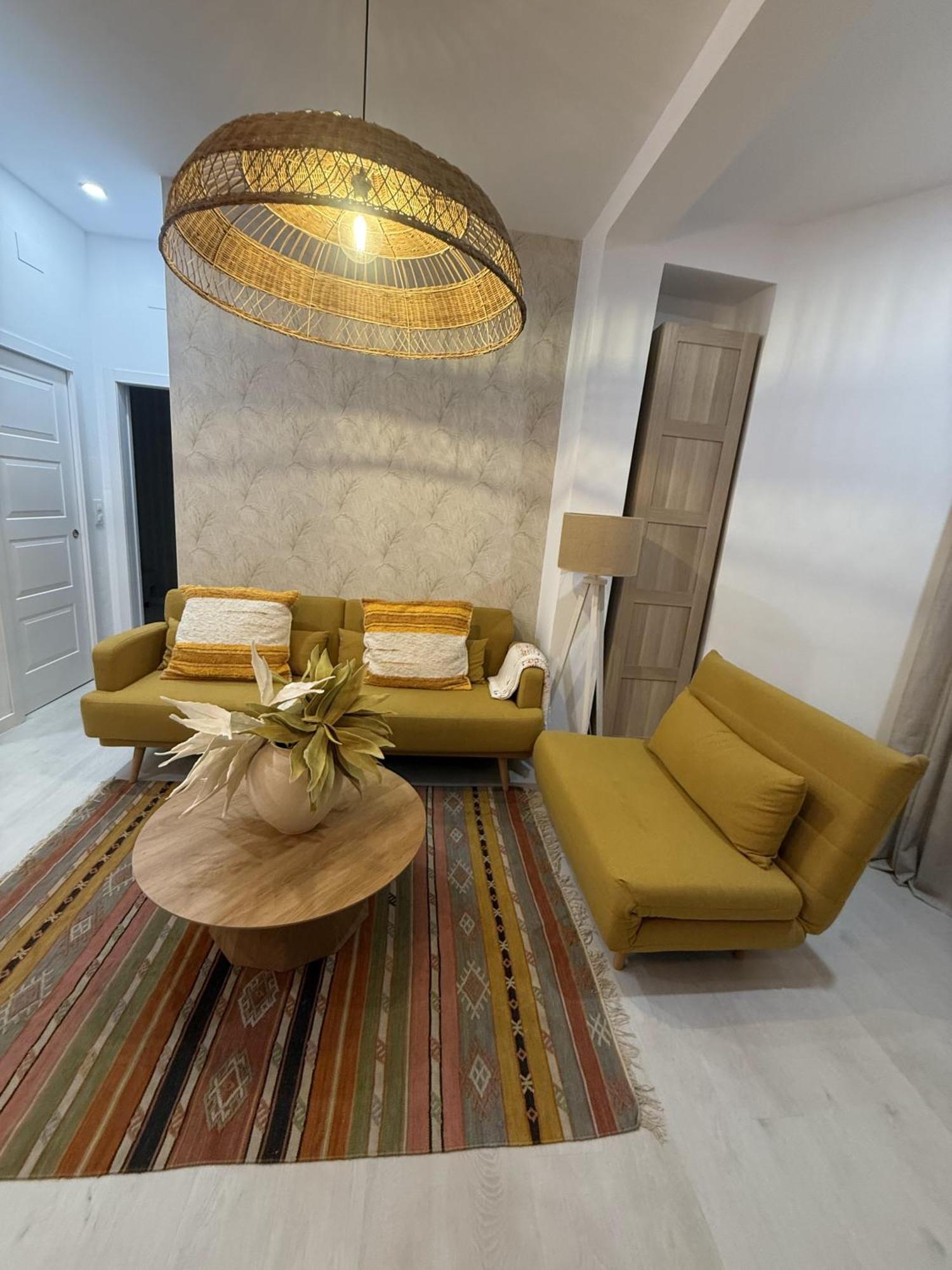 Penthouse Center